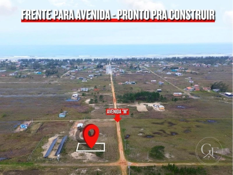 Terreno na Rua Principal do Bairro