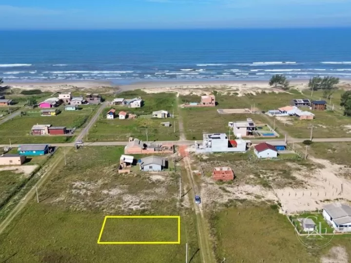 Terreno a Passos do Mar Bairro Sumaré